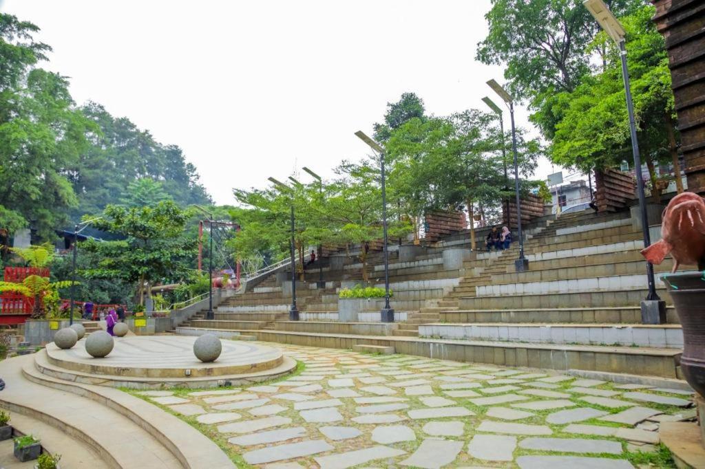 Hotel Cihampelas 1 Bandung Dış mekan fotoğraf