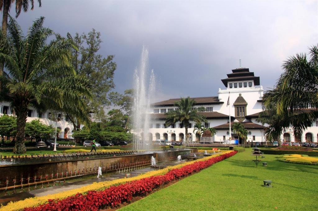 Hotel Cihampelas 1 Bandung Dış mekan fotoğraf
